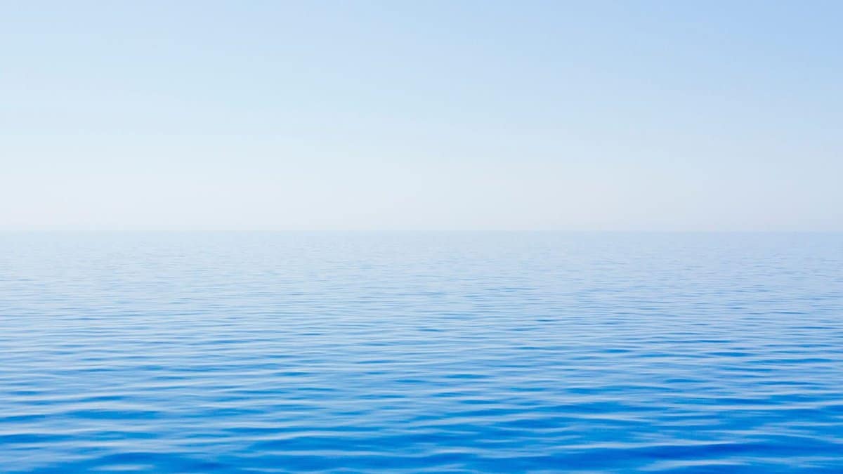 blue ocean background